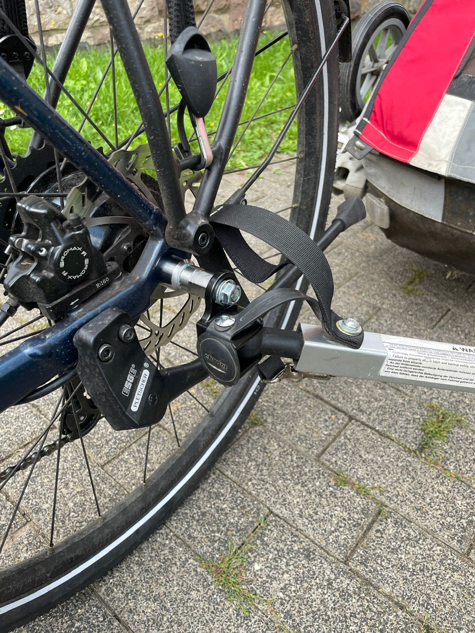 Universell adapter for HYENA-HRN-motorer | kompatibel med Thule, Qeridoo, Burley, Prophete, Hamax, Trixie og andre